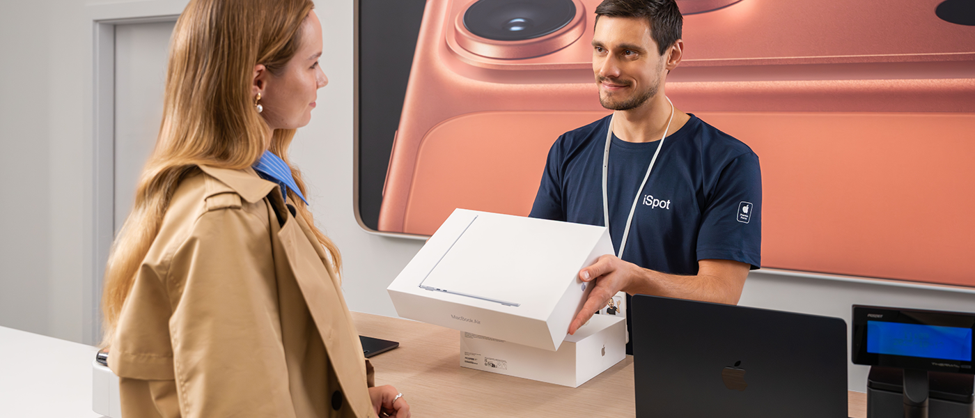 Zakup MacBooka Air z czipem M4 w kolorze księżycowej poświaty  w salonie iSpot Apple Premium Partner