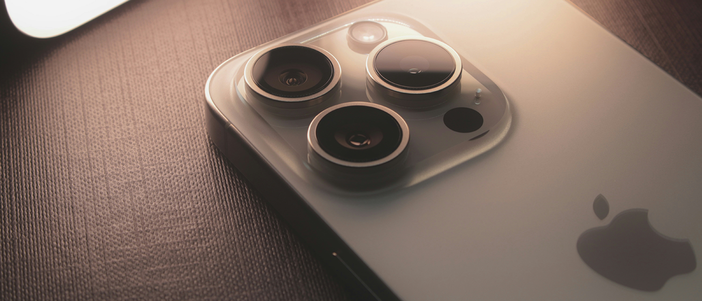 iPhone 15 Pro 256 GB w kolorze białym