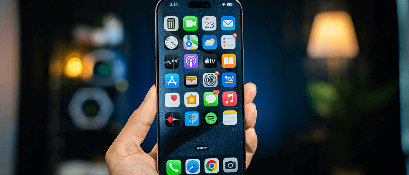 Ekran iPhone na którym można przeprowadzić usunięcie aplikacji