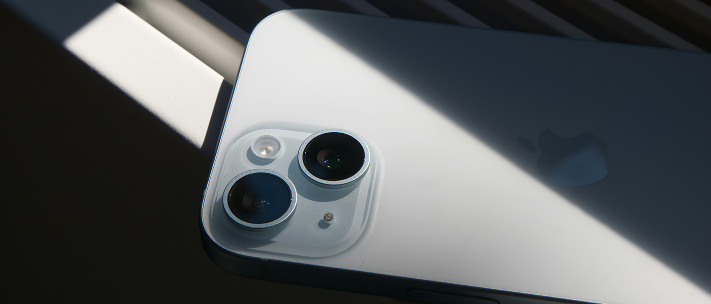 iPhone 15 w kolorze niebieskim