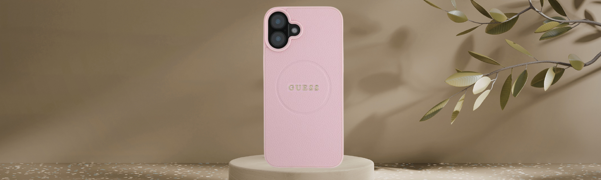 Guess Grained Ring MagSafe różowe etui Guess tył logo pierścień