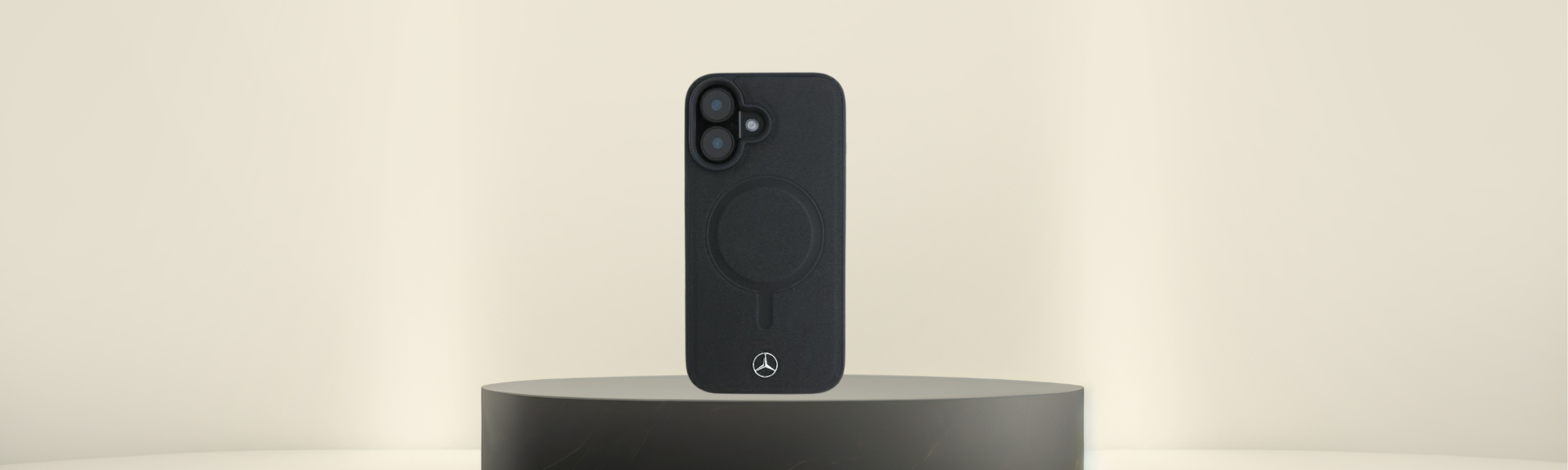Czarne etui logo Mercedes MagSafe