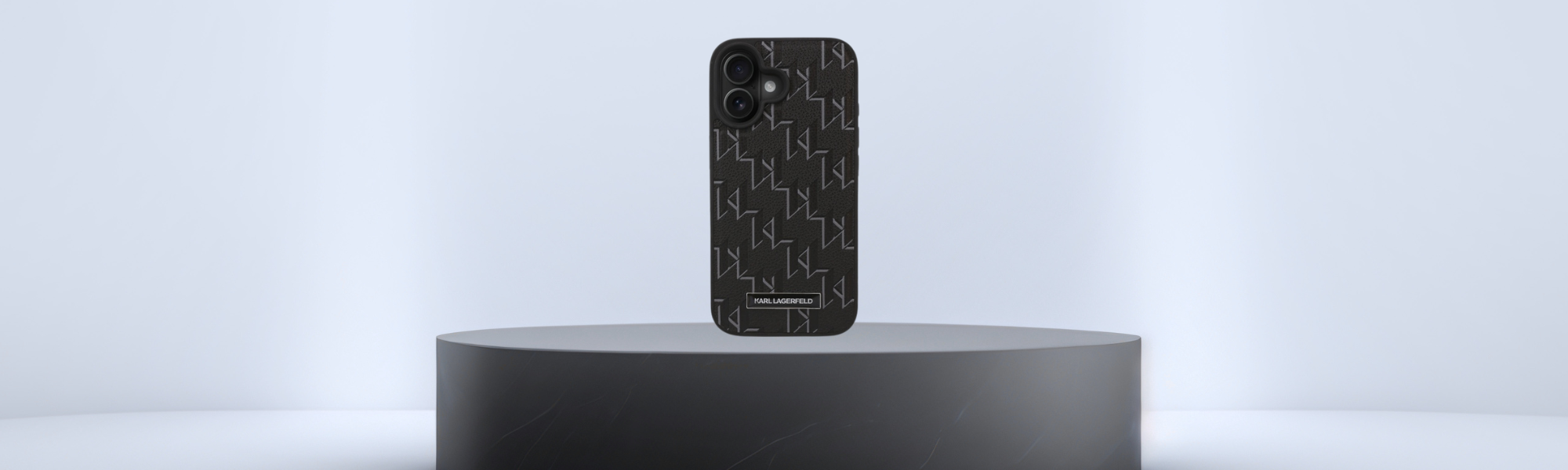 Karl Lagerfeld Hot Stamp Magsafe Etui Karl Lagerfeld na podeście