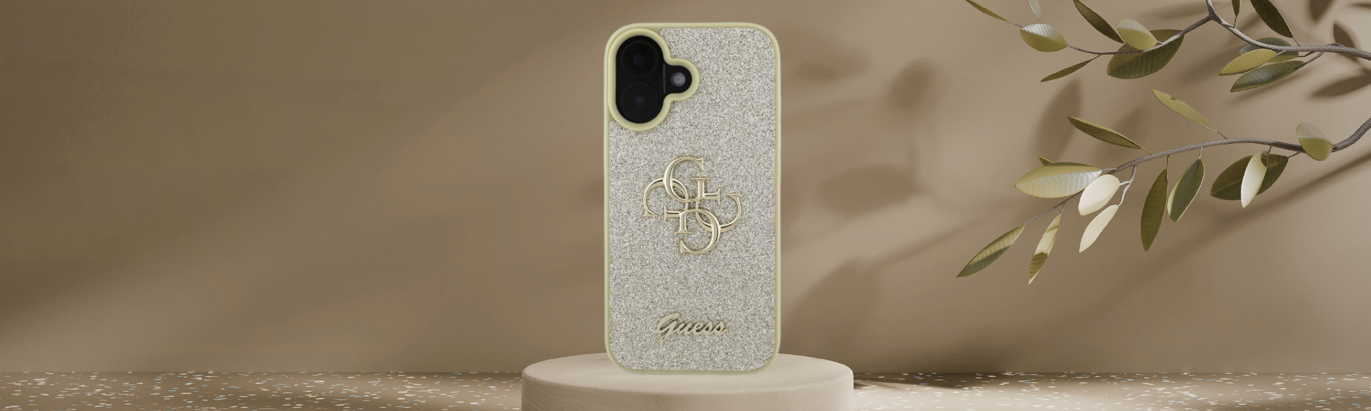 Guess Fixed Glitter Big 4G Brokatowe etui Guess widok tył telefonu
