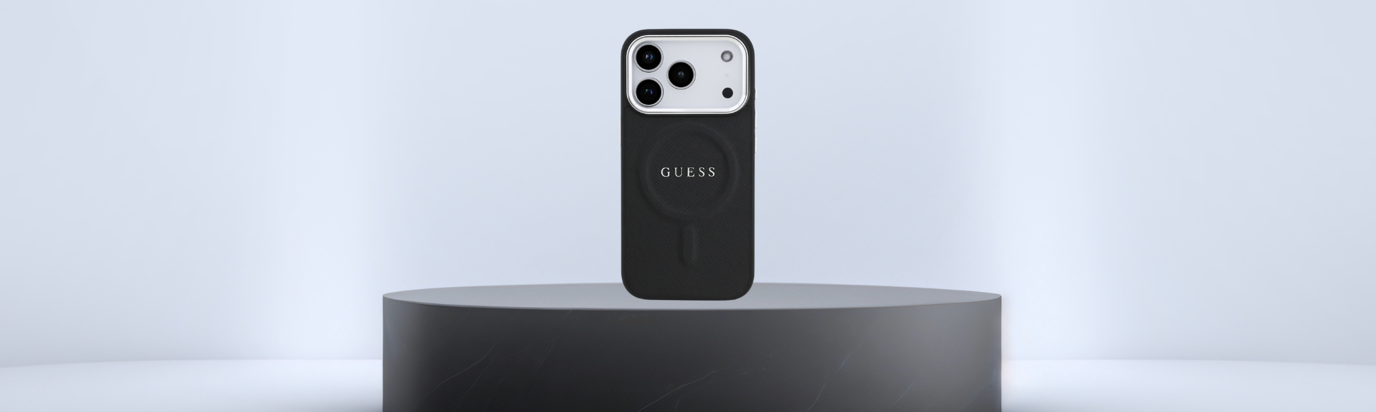 Czarne etui Guess z MagSafe