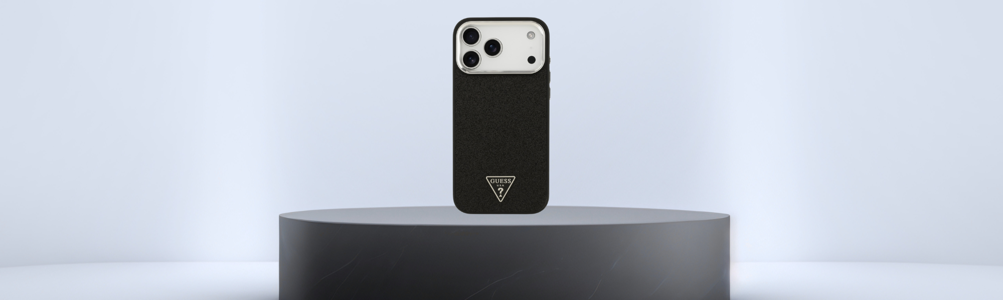 Czarne etui Guess na smartfon
