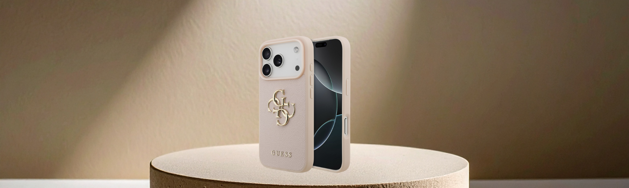 Różowe etui Guess logo złote 4G