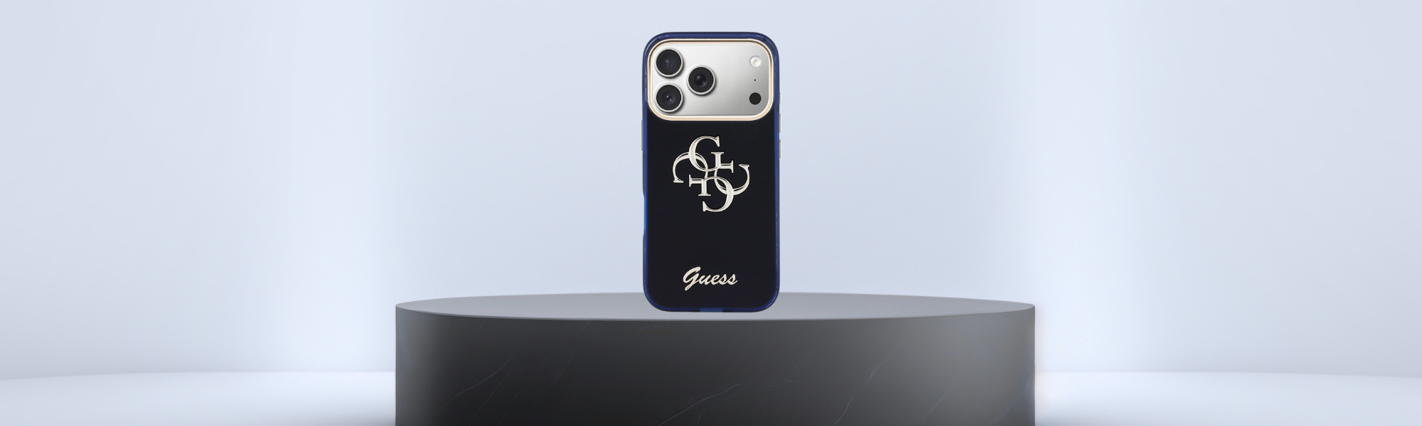 Niebieskie etui Guess z logo 4G