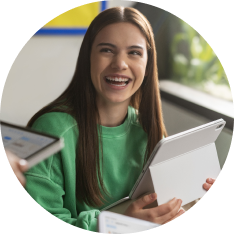 Studentka z iPadem - mobilna nauka i kreatywność w edukacji