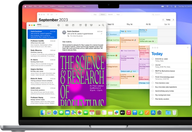 MacBook z włączonymi programami na pulpicie