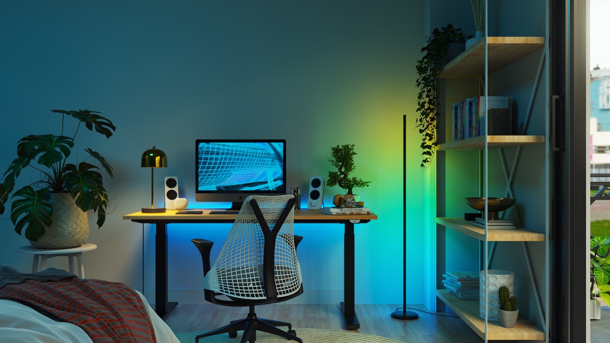 Widok z tarasu na Nanoleaf Solar Garden Lights rozmieszczone w ogrodzie