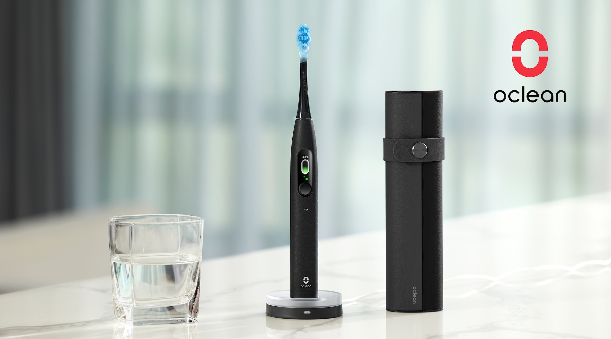 Szczoteczka na półce w łazience