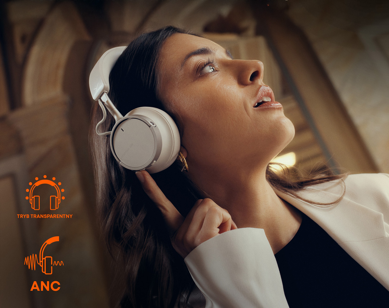 Tryb ANC w słuchawkach beyerdynamic Aventho 100 załączany przyciskiem