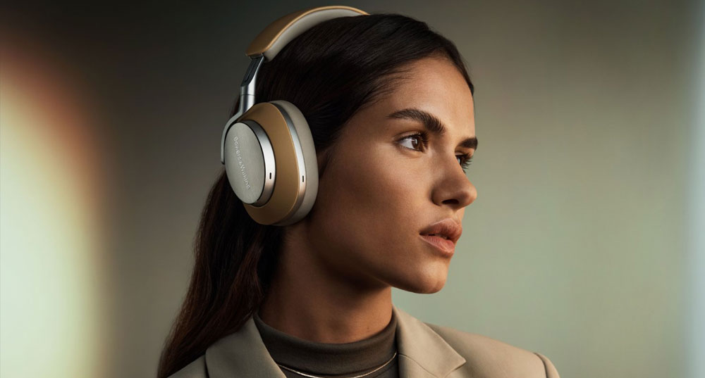 Użytkownik słuchawek Px8 może cieszyć się długim czasem odtwarzania muzyki na jednym ładowaniu.