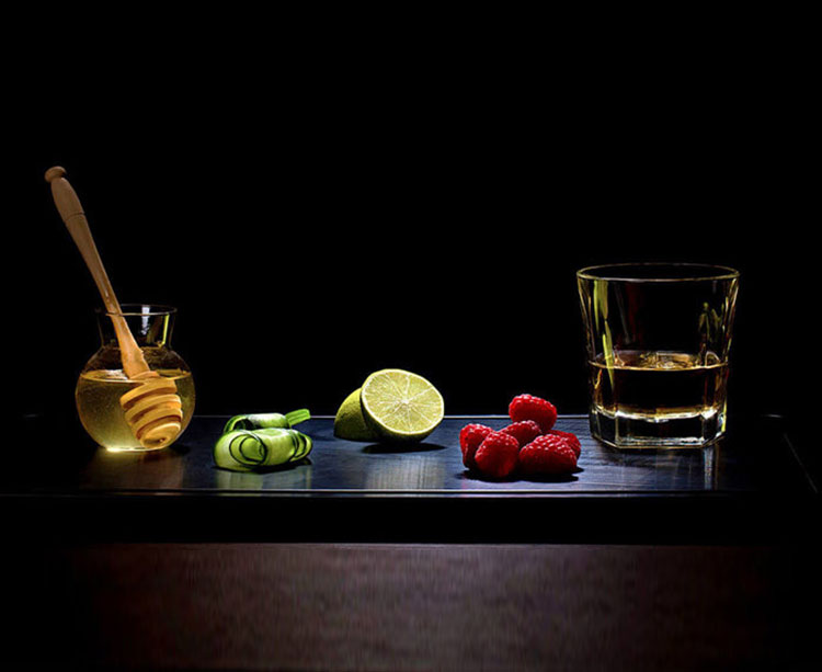 Monitor EIZO ColorEdge CG2400S Ilustracja możliwości wyświetlania przawdziwej czerni przez monitor EIZO ColorEdge CG2400S