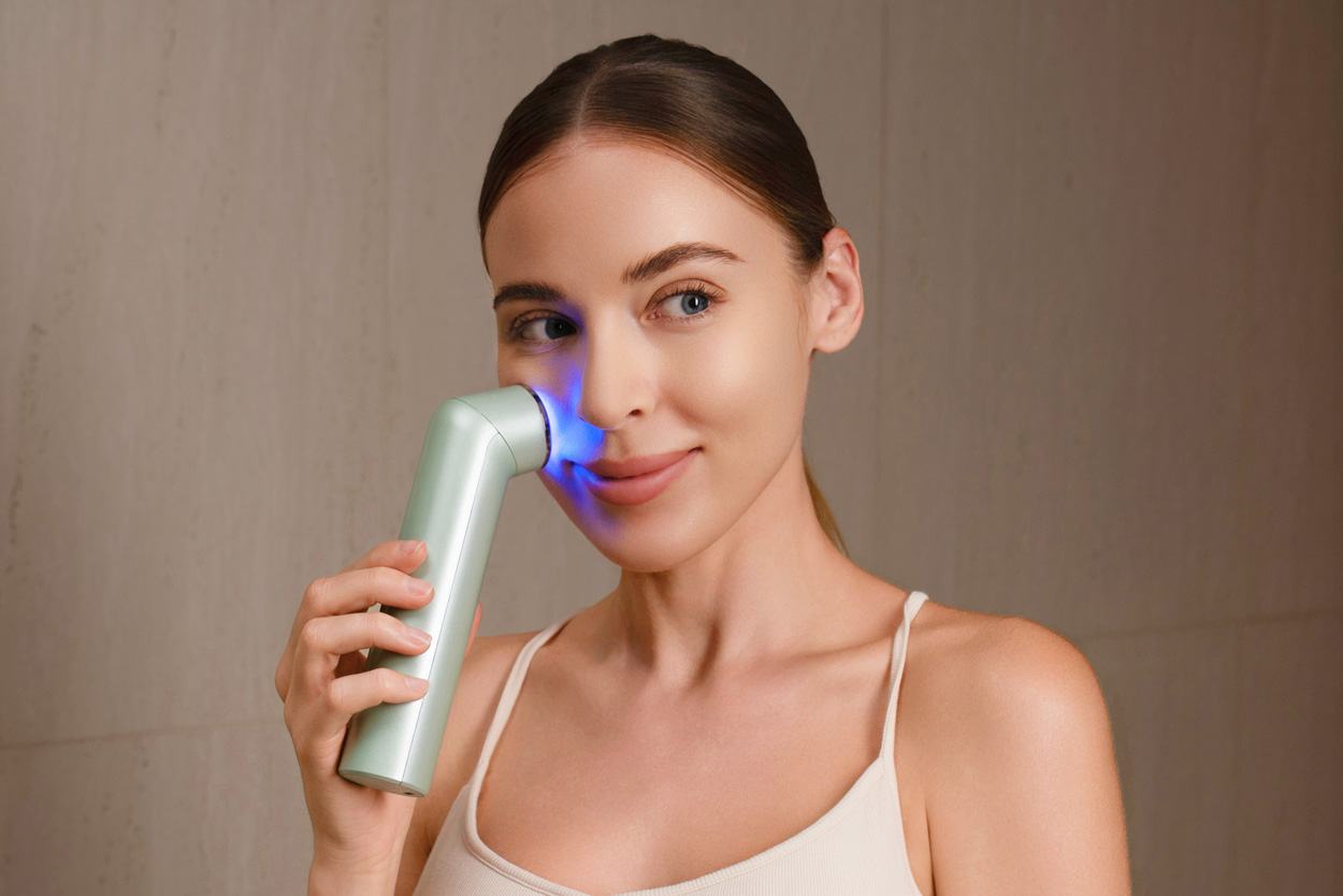 Nanoleaf 6-in-1 Light Therapy Wand