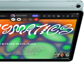 iPad Air, kolor niebieski, góra obudowy, na ekranie wyświetlana jest funkcja udostępniania ekranu aplikacji Keynote podczas rozmowy przez FaceTime, tył obudowy, tylny aparat szerokokątny 12 MP, przycisk zwiększania głośności, przycisk zmniejszania głośności