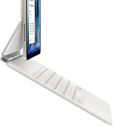 iPad Air, kolor księżycowej poświaty, połączony z klawiaturą Magic Keyboard, kolor biały, bok obudowy