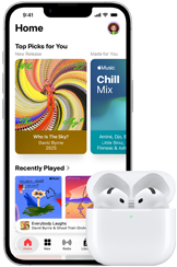 iPhone 17e, przód obudowy, na ekranie apka Apple Music z otwartym ekranem początkowym, obok AirPods Pro 3 w otwartym etui ładującym MagSafe